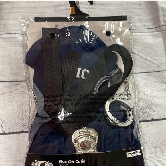 POLICE HALLOWEEN COSTUME - Picture 3 of 12